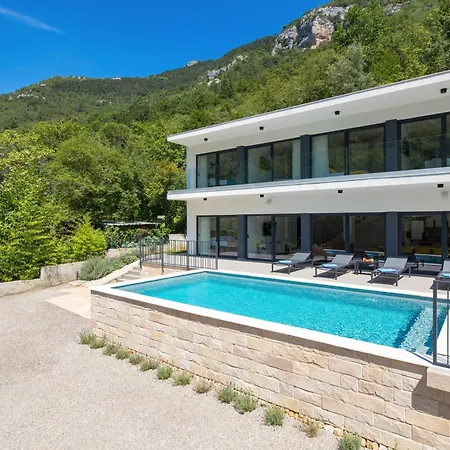 Floris Villa Medveja